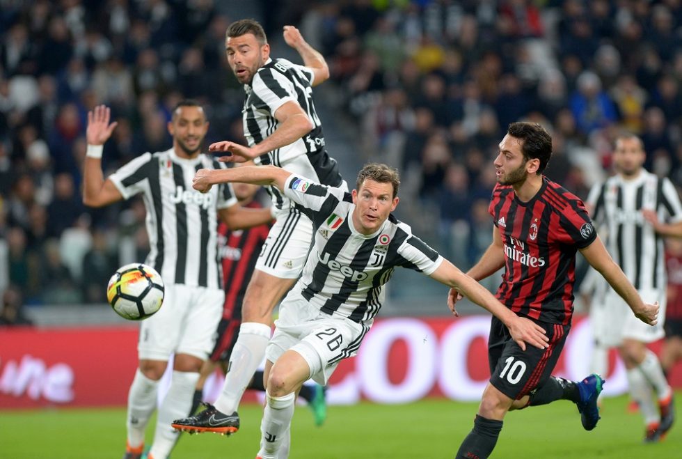 Arsenal are eyeing a move for Stephan Lichtsteiner