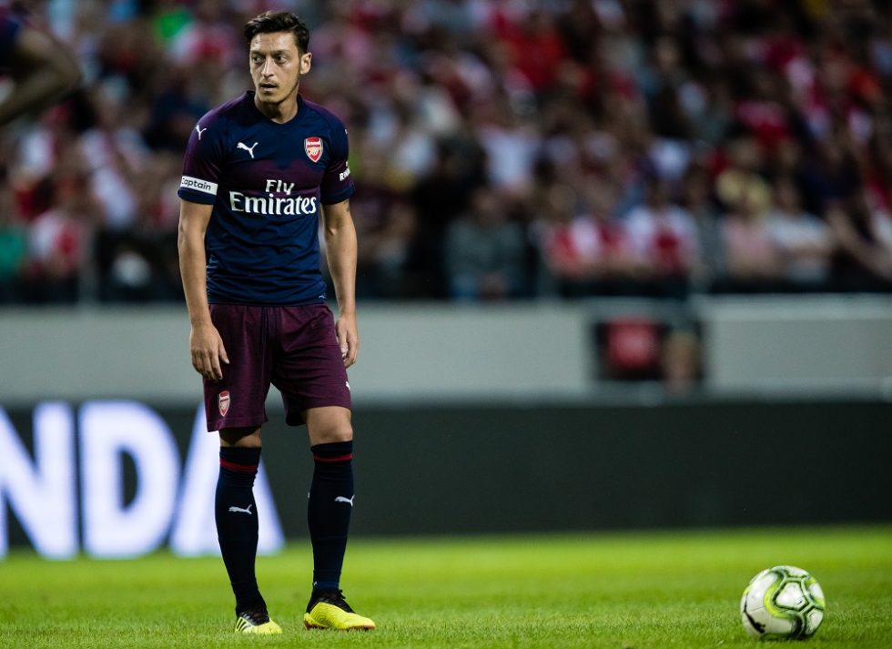 Arsenal urged to not freeze out Mesut Ozil
