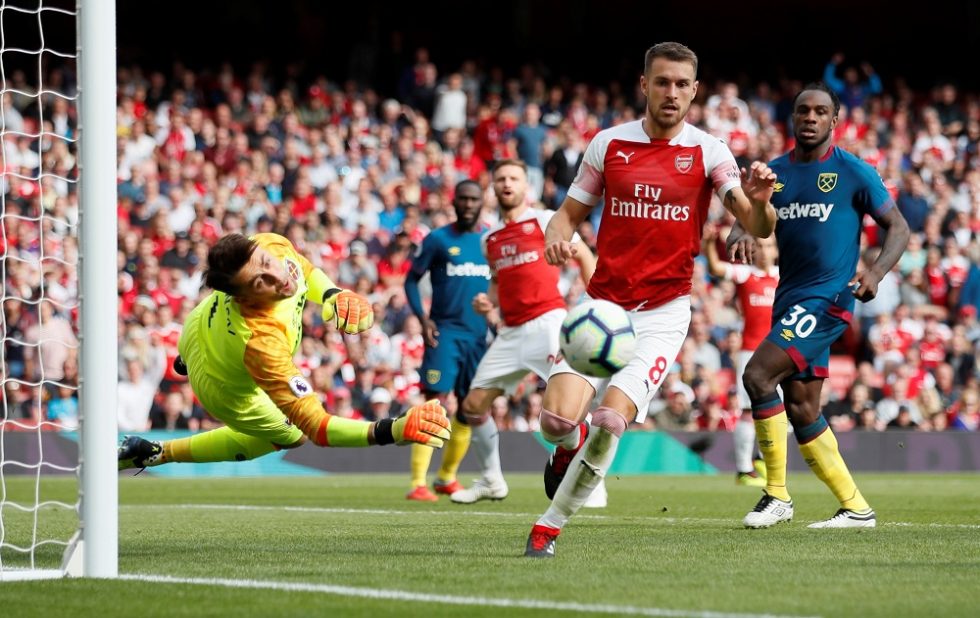Former Arsenal star reveals why Aaron Ramsey is delaying his contract extension