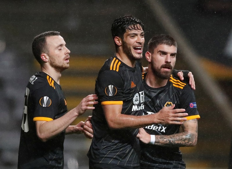 Wolves players plead Nuno Santo to refuse Arsenal post