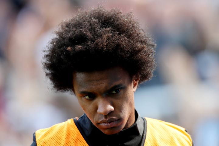 Arsenal plotting move to snatch Willian from Chelsea