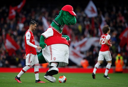 Ozil's best assist - might save Gunnersaurus's Arsenal job!