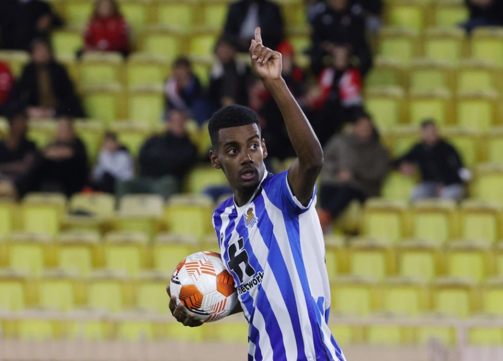 Alexander Isak spotted in London amid Arsenal links