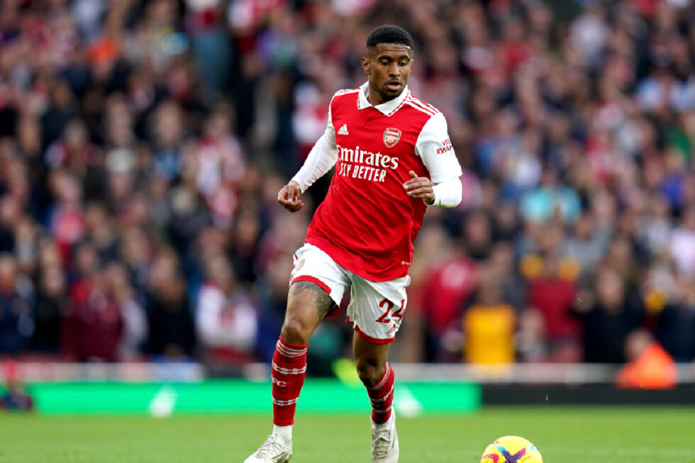 Arsenal have begun talks with Reiss Nelson over a contract extension