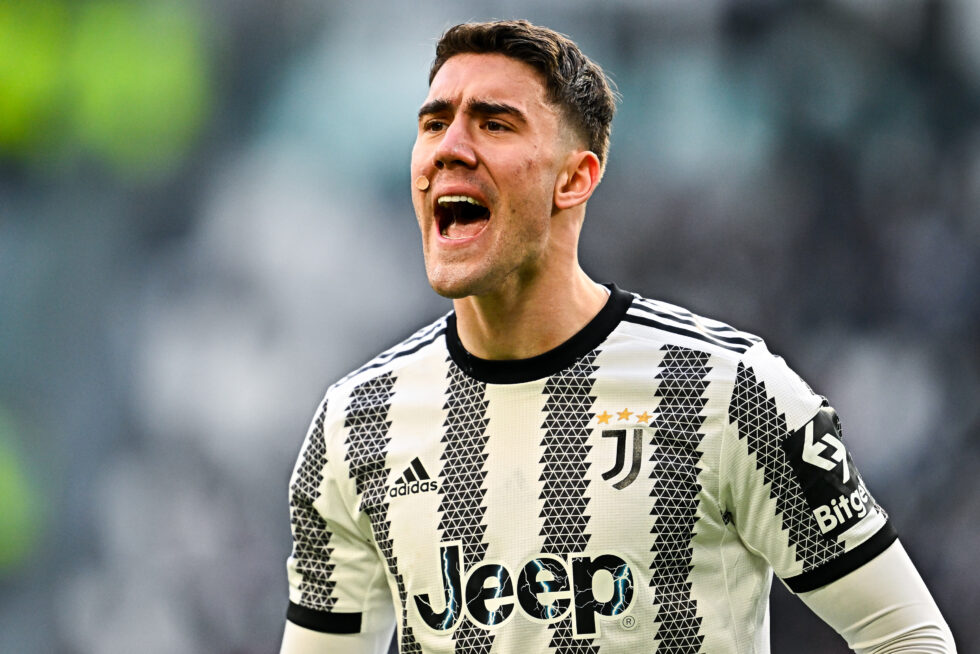 Arsenal target Dusan Vlahovic rejecting new deal with Juventus